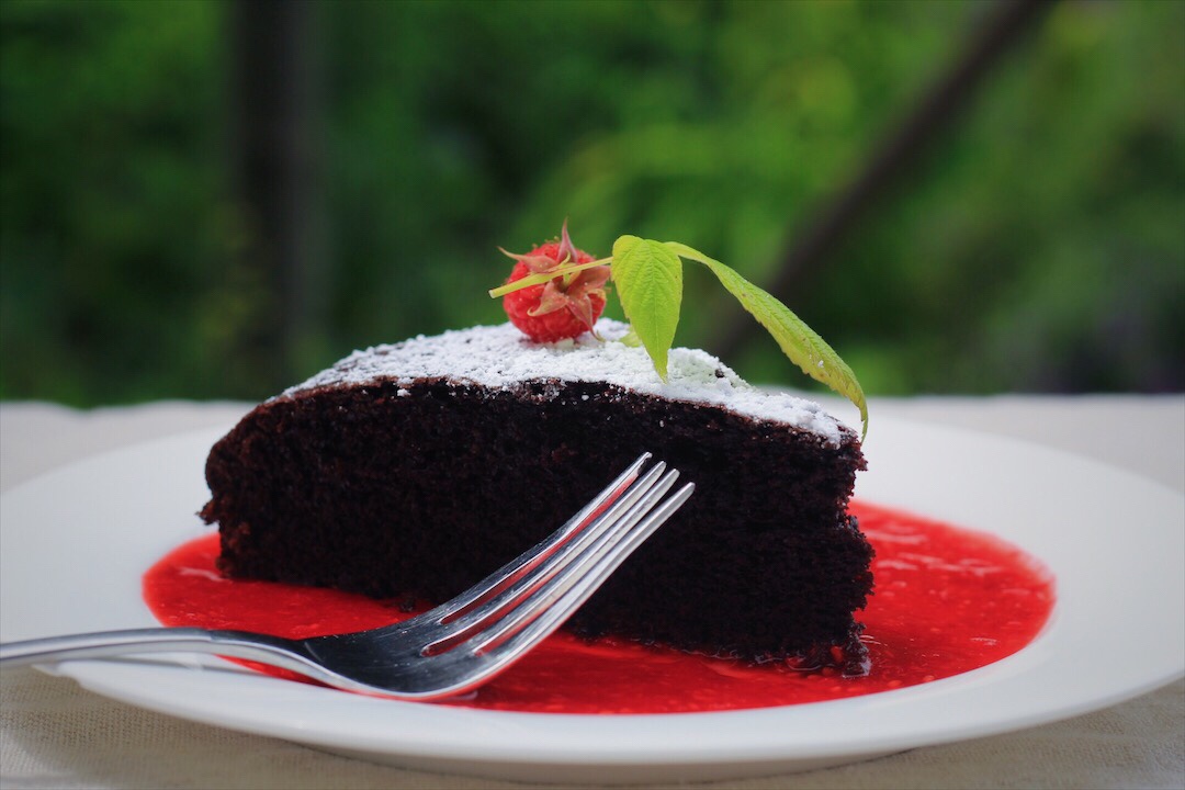 Easy Chocolate Cake with Raspberry Coulis
